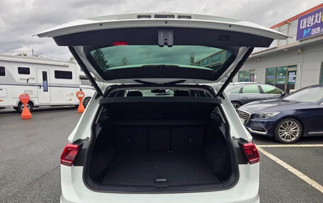 Volkswagen Tiguan II, 2020 год, 2 450 000 рублей, 5 фотография