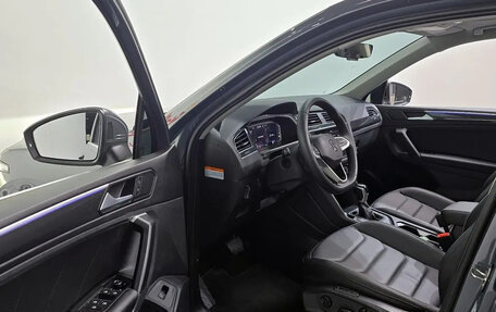 Volkswagen Tiguan II, 2024 год, 3 900 000 рублей, 5 фотография