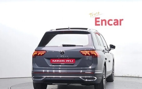 Volkswagen Tiguan II, 2024 год, 3 900 000 рублей, 4 фотография