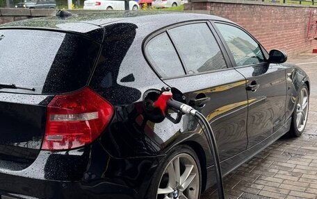 BMW 1 серия, 2006 год, 765 000 рублей, 2 фотография