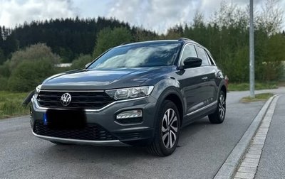 Volkswagen T-Roc I, 2021 год, 2 900 000 рублей, 1 фотография