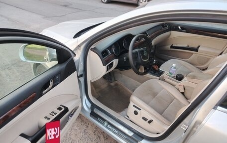 Skoda Superb III рестайлинг, 2009 год, 750 000 рублей, 10 фотография