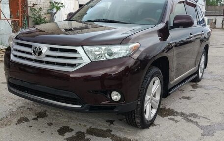 Toyota Highlander III, 2013 год, 2 350 000 рублей, 10 фотография