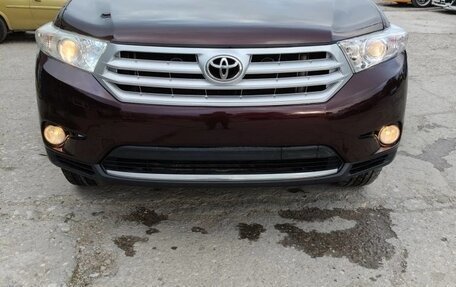 Toyota Highlander III, 2013 год, 2 350 000 рублей, 11 фотография