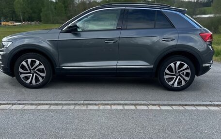 Volkswagen T-Roc I, 2021 год, 2 900 000 рублей, 4 фотография