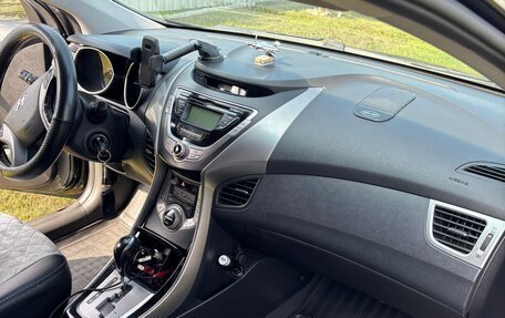 Hyundai Elantra V, 2012 год, 650 000 рублей, 6 фотография