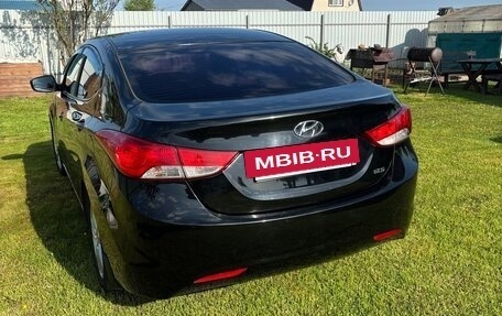 Hyundai Elantra V, 2012 год, 650 000 рублей, 2 фотография