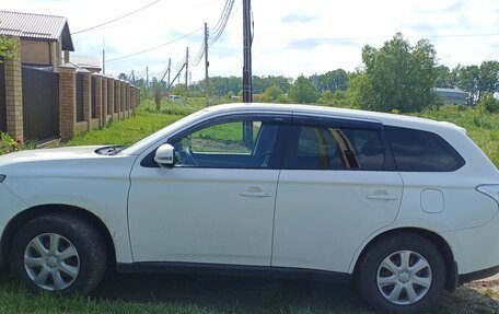 Mitsubishi Outlander III рестайлинг 3, 2012 год, 930 000 рублей, 1 фотография