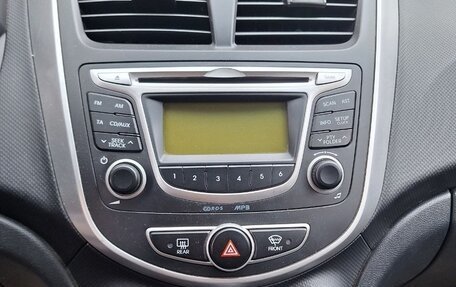 Hyundai Solaris II рестайлинг, 2013 год, 1 000 000 рублей, 9 фотография