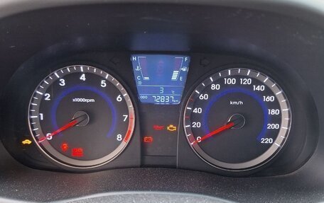 Hyundai Solaris II рестайлинг, 2013 год, 1 000 000 рублей, 4 фотография