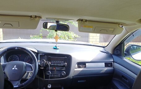Mitsubishi Outlander III рестайлинг 3, 2012 год, 930 000 рублей, 14 фотография