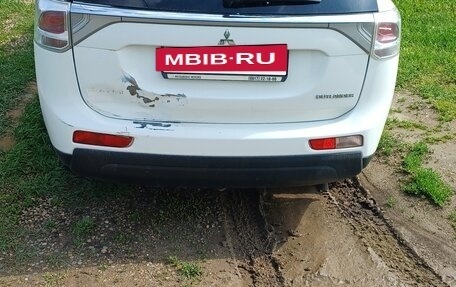 Mitsubishi Outlander III рестайлинг 3, 2012 год, 930 000 рублей, 2 фотография