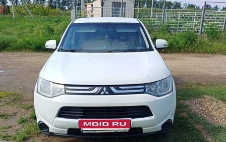 Mitsubishi Outlander III рестайлинг 3, 2012 год, 930 000 рублей, 5 фотография