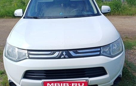 Mitsubishi Outlander III рестайлинг 3, 2012 год, 930 000 рублей, 6 фотография