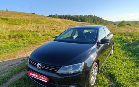 Volkswagen Jetta VI, 2013 год, 1 000 000 рублей, 4 фотография