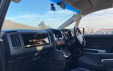 Mitsubishi Delica D:5 I, 2018 год, 1 998 000 рублей, 22 фотография
