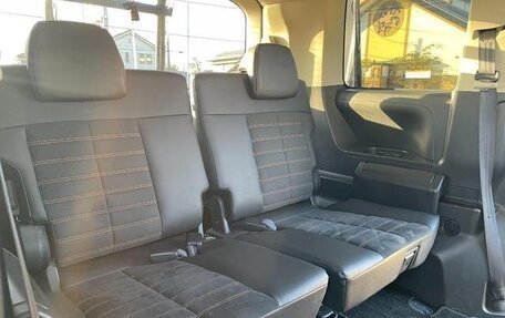 Mitsubishi Delica D:5 I, 2018 год, 1 998 000 рублей, 28 фотография