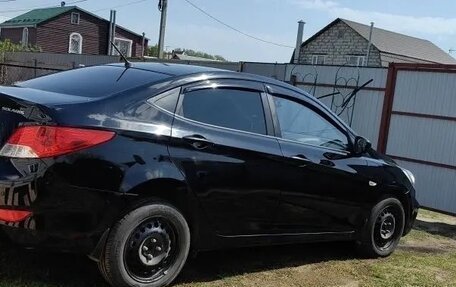 Hyundai Solaris II рестайлинг, 2013 год, 810 000 рублей, 4 фотография