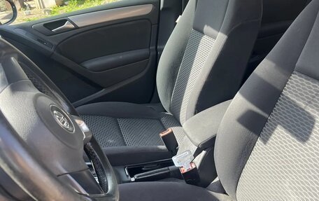 Volkswagen Golf VI, 2011 год, 750 000 рублей, 3 фотография