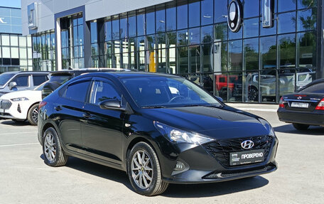 Hyundai Solaris II рестайлинг, 2021 год, 1 730 000 рублей, 3 фотография