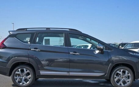 Mitsubishi Xpander, 2026 год, 2 427 000 рублей, 2 фотография