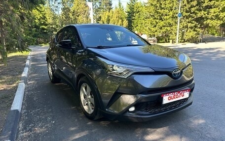 Toyota C-HR I рестайлинг, 2019 год, 2 420 000 рублей, 1 фотография