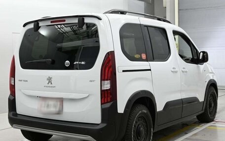 Peugeot Rifter I, 2021 год, 1 591 000 рублей, 2 фотография