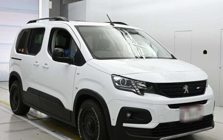 Peugeot Rifter I, 2021 год, 1 591 000 рублей, 6 фотография
