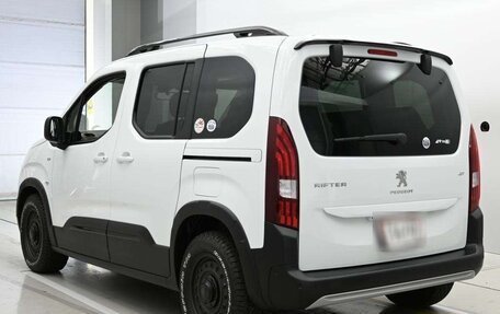 Peugeot Rifter I, 2021 год, 1 591 000 рублей, 7 фотография