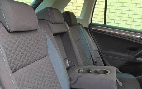 Volkswagen Tiguan II, 2020 год, 2 499 000 рублей, 16 фотография