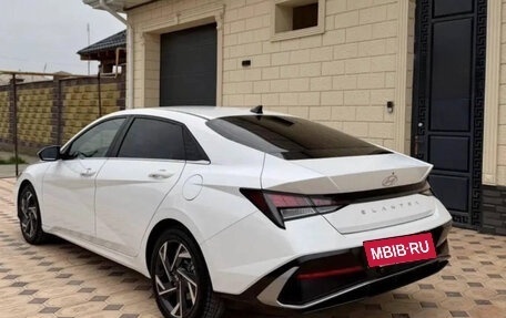 Hyundai Elantra, 2023 год, 1 640 000 рублей, 3 фотография