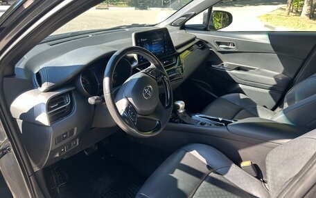 Toyota C-HR I рестайлинг, 2019 год, 2 420 000 рублей, 8 фотография