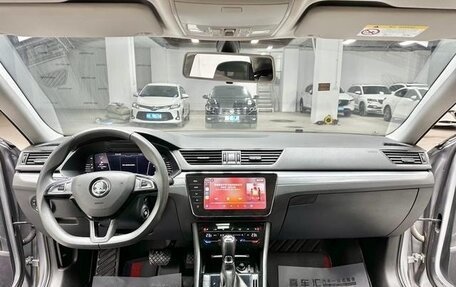 Skoda Superb III рестайлинг, 2022 год, 1 868 000 рублей, 10 фотография