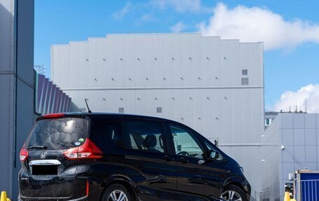 Honda Freed II, 2022 год, 1 600 000 рублей, 3 фотография