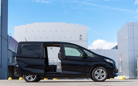 Honda Freed II, 2022 год, 1 600 000 рублей, 5 фотография