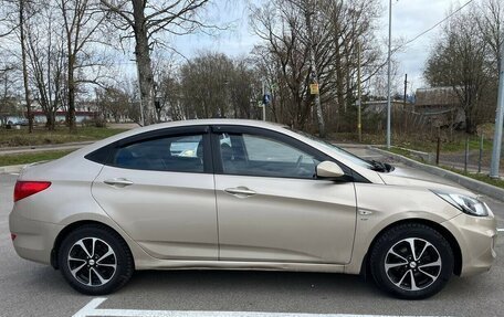 Hyundai Solaris II рестайлинг, 2012 год, 750 000 рублей, 2 фотография