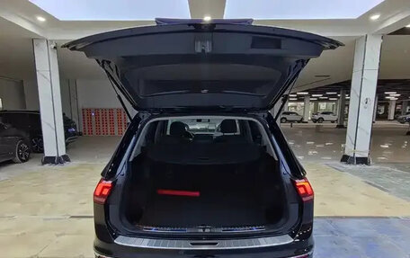 Volkswagen Tiguan II, 2023 год, 2 604 040 рублей, 8 фотография