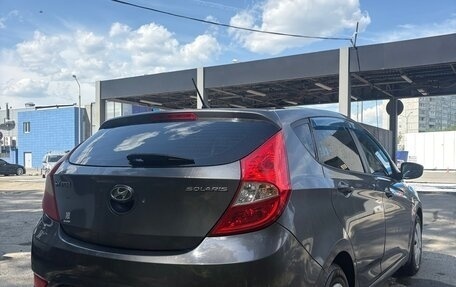 Hyundai Solaris II рестайлинг, 2013 год, 770 000 рублей, 3 фотография