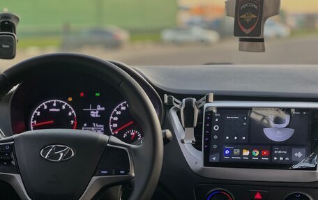 Hyundai Solaris II рестайлинг, 2018 год, 1 150 000 рублей, 7 фотография