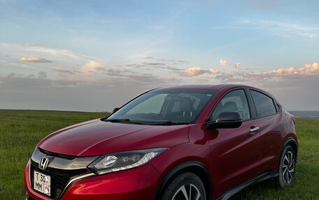 Honda Vezel, 2017 год, 1 750 000 рублей, 3 фотография