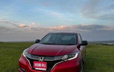 Honda Vezel, 2017 год, 1 750 000 рублей, 2 фотография