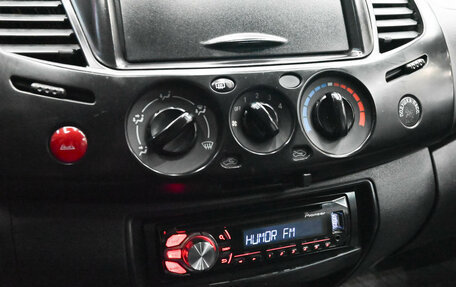 Mitsubishi L200 IV рестайлинг, 2013 год, 1 570 000 рублей, 14 фотография