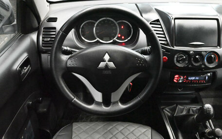 Mitsubishi L200 IV рестайлинг, 2013 год, 1 570 000 рублей, 12 фотография