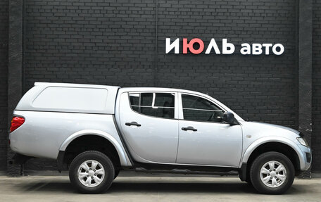 Mitsubishi L200 IV рестайлинг, 2013 год, 1 570 000 рублей, 9 фотография