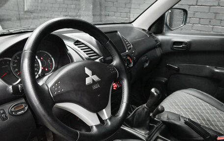 Mitsubishi L200 IV рестайлинг, 2013 год, 1 570 000 рублей, 15 фотография