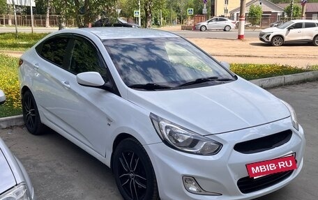 Hyundai Solaris II рестайлинг, 2013 год, 650 000 рублей, 3 фотография