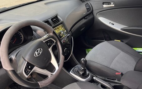 Hyundai Solaris II рестайлинг, 2013 год, 650 000 рублей, 6 фотография