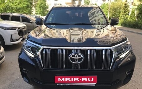 Toyota Land Cruiser Prado 150 рестайлинг 2, 2018 год, 4 575 000 рублей, 3 фотография