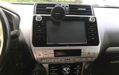 Toyota Land Cruiser Prado 150 рестайлинг 2, 2018 год, 4 575 000 рублей, 7 фотография