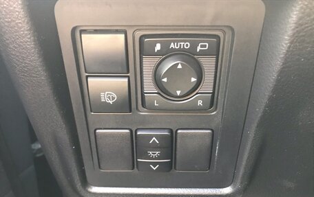 Toyota Land Cruiser Prado 150 рестайлинг 2, 2018 год, 4 575 000 рублей, 12 фотография